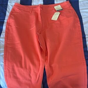 St. John's Bay Coral Capris